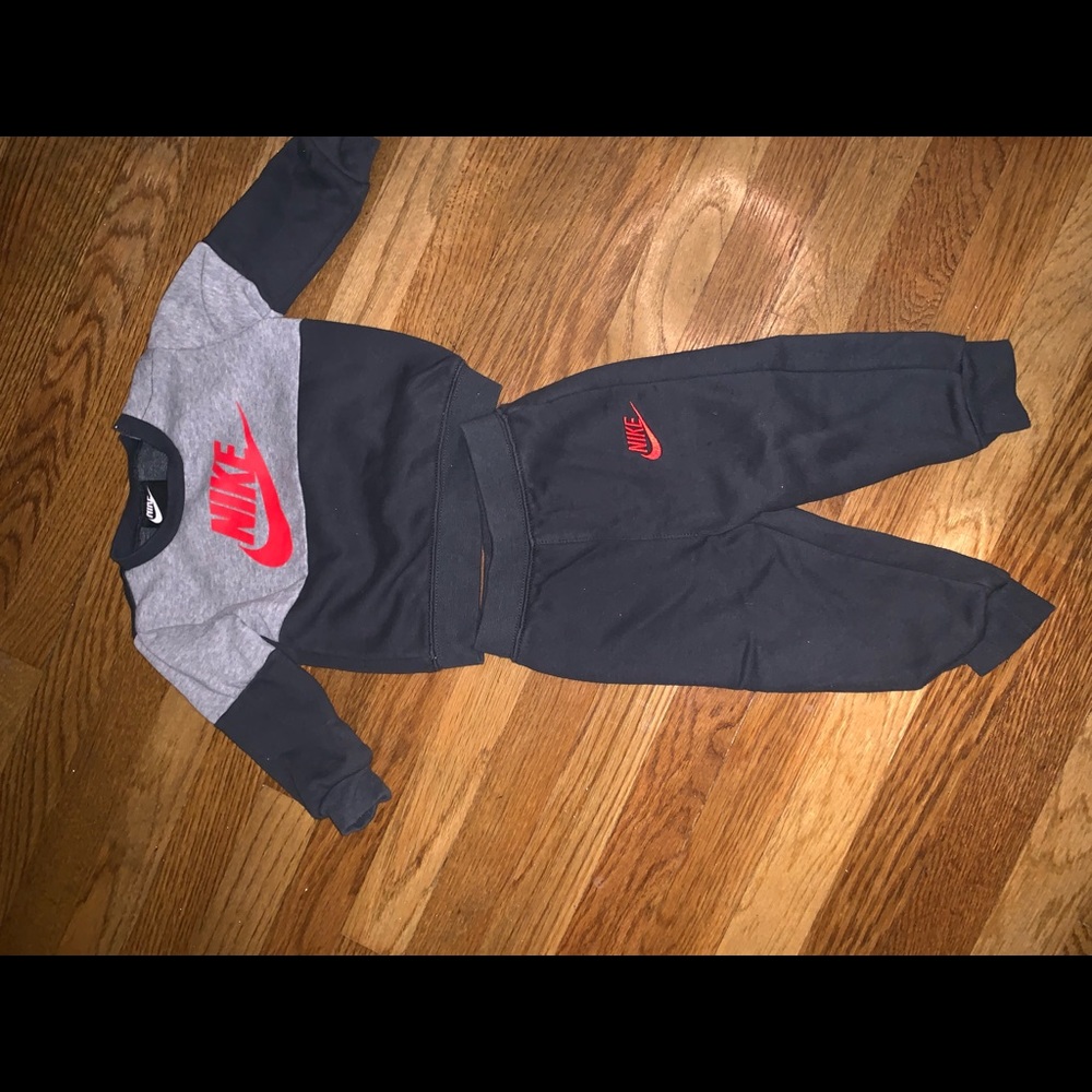 Nike sweat suit